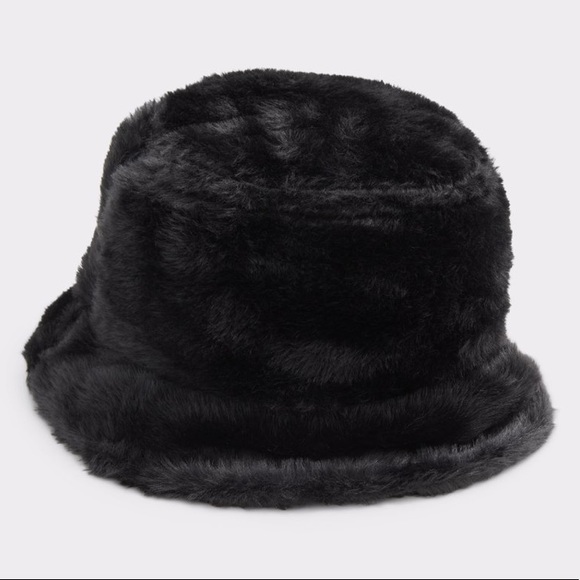 Faux fur bucket hat - Picture 1 of 3